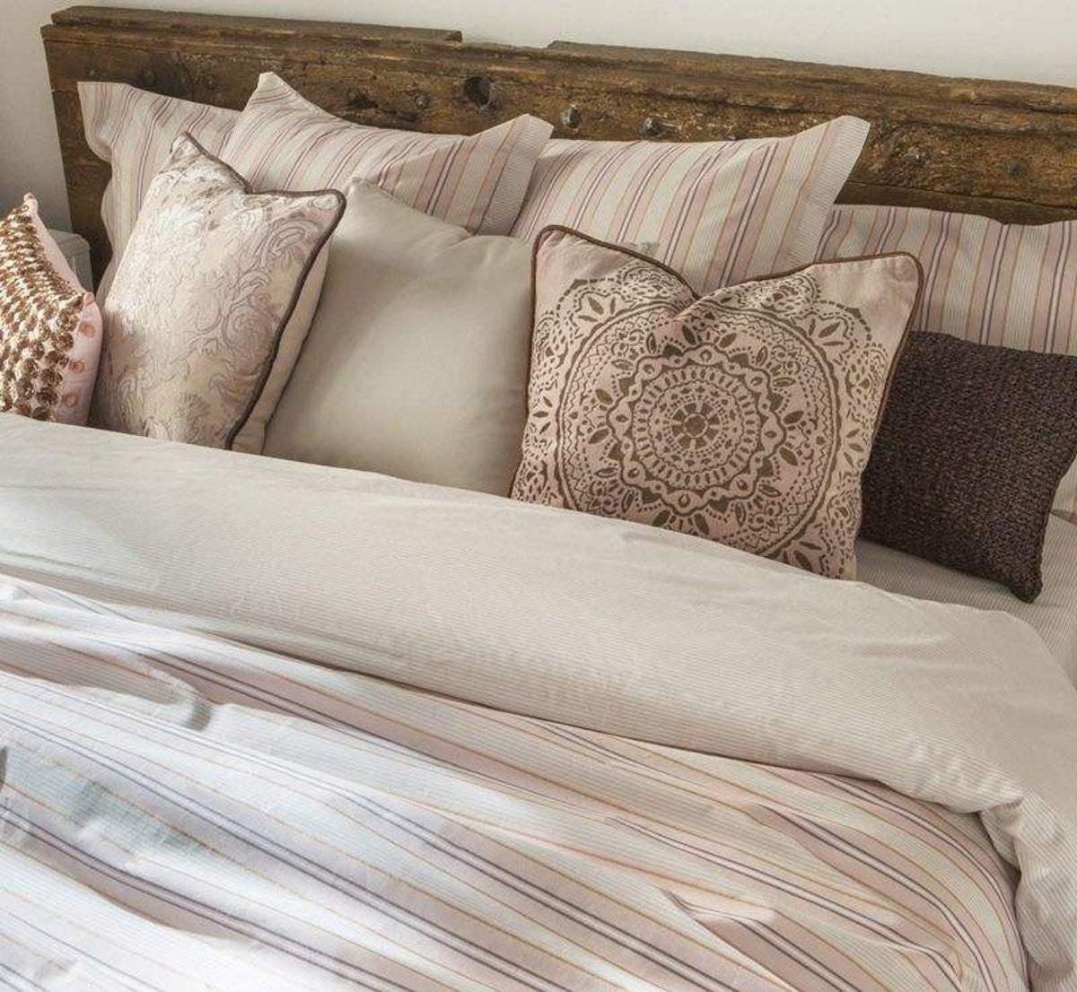 BLUSH-FNORD-A ROSA-0