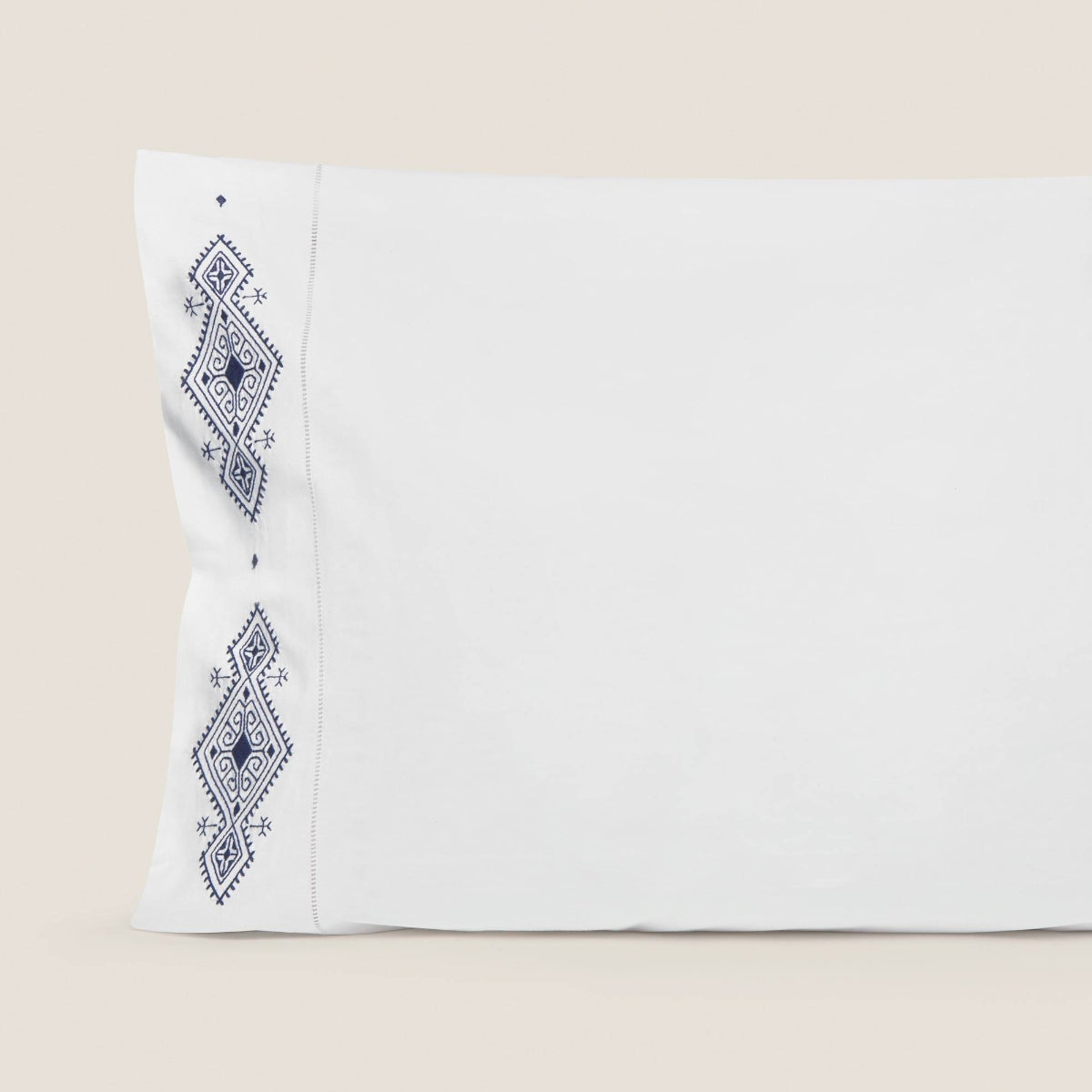 ETIEM-FALMO-A BLANCO-0